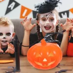 Halloween kacagó és villogó töklámpás tartónyéllel