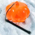 Halloween kacagó és villogó töklámpás tartónyéllel