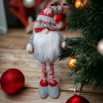 Teleszkópos lábú karácsonyi, skandináv manó szívvel, 36-50cm