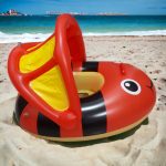 Felfújható, beülős, napfény tetös, árnyékolós méhecske úszógumi 