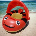 Felfújható, beülős, napfény tetös, árnyékolós méhecske úszógumi 