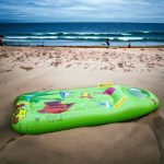 Felfújható, gyerek gumimatrac kapaszkodókkal  115x52 cm