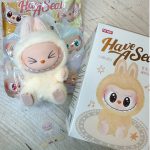 Labubu plüss Have a Seat