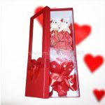 Világító, szappanrózsa csokor díszdobozban, macikkal , piros