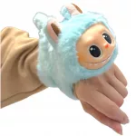 Labubu plüss, csuklóra tehető világít énekel
