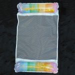 Vízen lebegő függőágy, hálós matrac glitteres párnákkal 