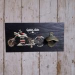 Fali sörnyitó,  motoros mintával 