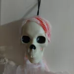 Felakasztható csontváz pókkal halloween dekoráció