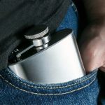 Fém flaska szett 4 pohárral, rozsdamentes acélból