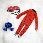 Katicabogár,  Miraculous Ladybug  jelmez  parókával, álarccal