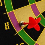 Mágneses, kétoldalas darts készlet