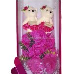 Világító, szappanrózsa csokor díszdobozban, macikkal , piros