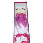 Világító, szappanrózsa csokor díszdobozban, macikkal , piros