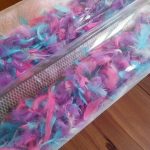 Vízen lebegő tollas függőágy, hálós matrac