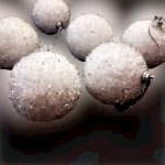 Hófehér csillogó gömb, karácsonyfa dísz 7 cm