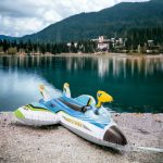 Intex, felfújható, lovagló repülő beépített vízipisztollyal 