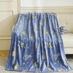 Űrhajós mintás sötétben világító puha plüss takaró, pléd 100x150cm