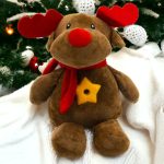 Világító, zenélő, csillagfényes kivetítős plüss Star Belly Mikulás 