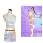 K-Pop Démonvadász Rumi hologramos, gyöngyház fellépő jelmez hajjal