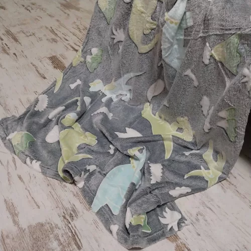 Dínó mintás sötétben világító puha plüss takaró, pléd 100x150cm