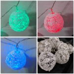 Dekoratív, horgolással díszített, színes gömb égősor 