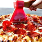 Pizzavágó, balta alakú