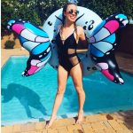 Óriás pillangó úszógumi piros vagy kék 