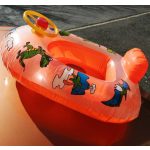 Kicsi autó formájú, kormányos, beülős úszógumi 