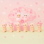 Sonny Angel Hippers Cherry Blossom  limitált series mini figura telefonra, laptopra