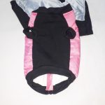 Vékonyan bélelt kutyakabát hámmal