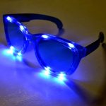 Óriás party napszemüveg LED-es világítással