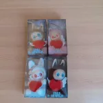 Labubu plüss énekel, világít 