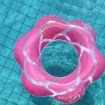 Csillámos, glitteres szirom alakú úszógumi 