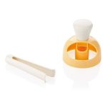 Fánk kiszúró csipesszel 